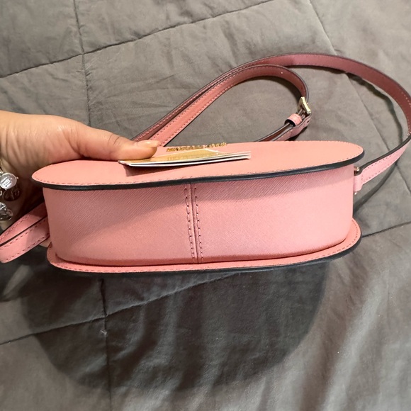 MICHAEL KORS Jet Set Travel Medium Saffiano Leather Crossbody Bag Primrose NWT - Picture 3 of 4